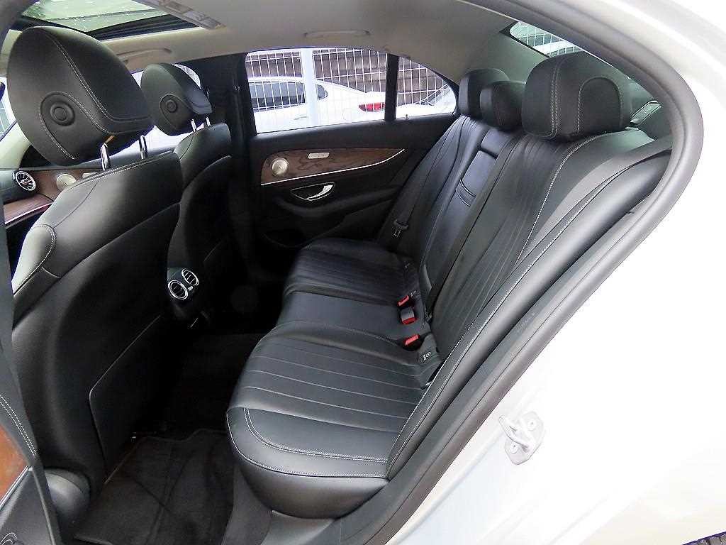 벤츠 E 클래스 E-클래스 W213 E220d 익스클루시브 이미지 6