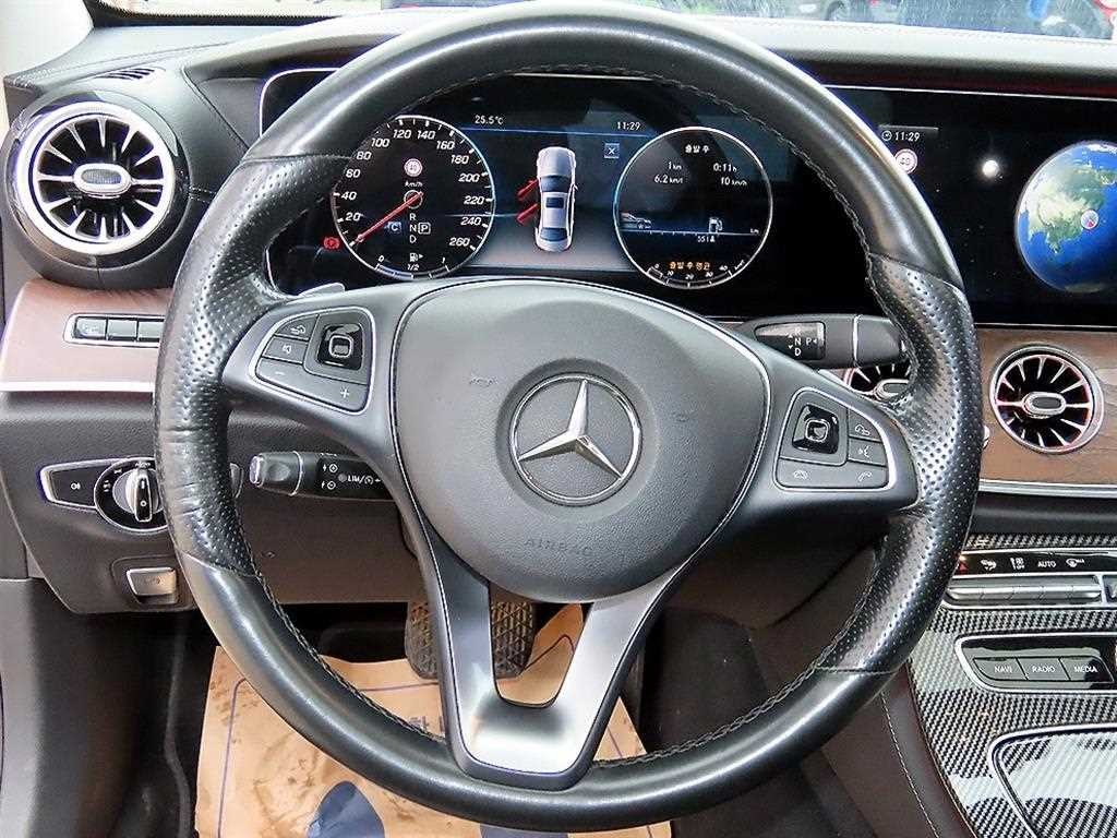 벤츠 E 클래스 E-클래스 W213 E220d 익스클루시브 이미지 8