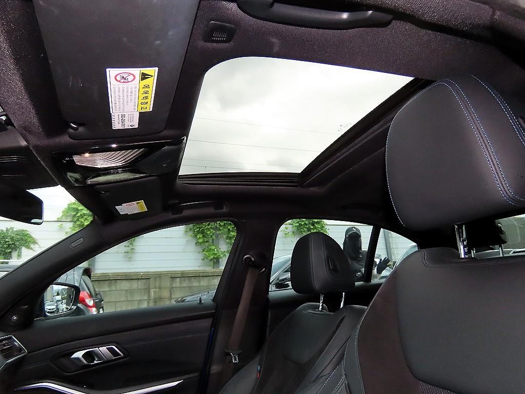 BMW 3시리즈 3시리즈 (F30) 320i M 스포츠 이미지 18