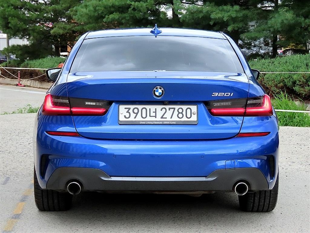BMW 3시리즈 3시리즈 (F30) 320i M 스포츠 이미지 4