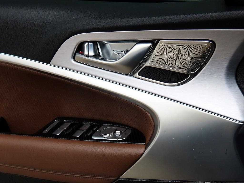 제네시스 G70 2.0T AWD 슈프림 이미지 11