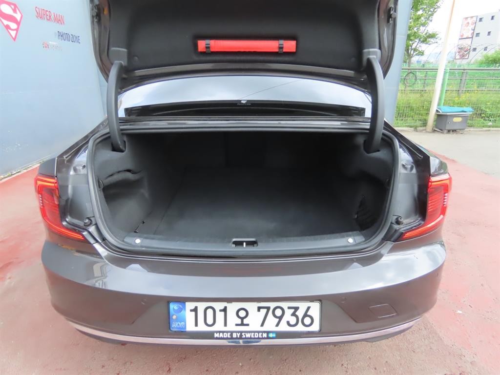 볼보 S90 B5 인스크립션 이미지 5