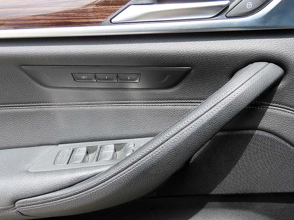 BMW 5시리즈 5시리즈 (G30) 520i M 스포츠 이미지 12