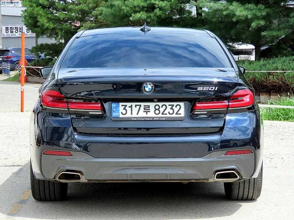 BMW 5시리즈 5시리즈 (G30) 520i M 스포츠 이미지 4