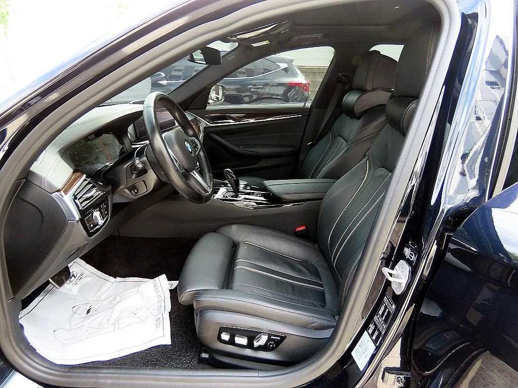 BMW 5시리즈 5시리즈 (G30) 520i M 스포츠 이미지 5
