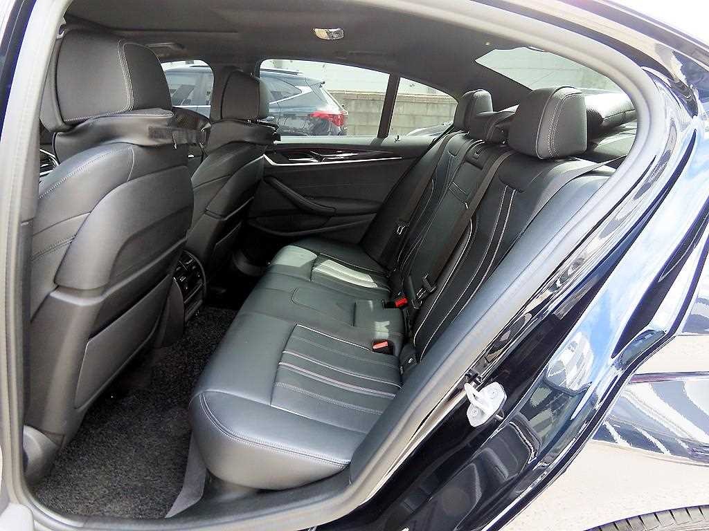 BMW 5시리즈 5시리즈 (G30) 520i M 스포츠 이미지 6