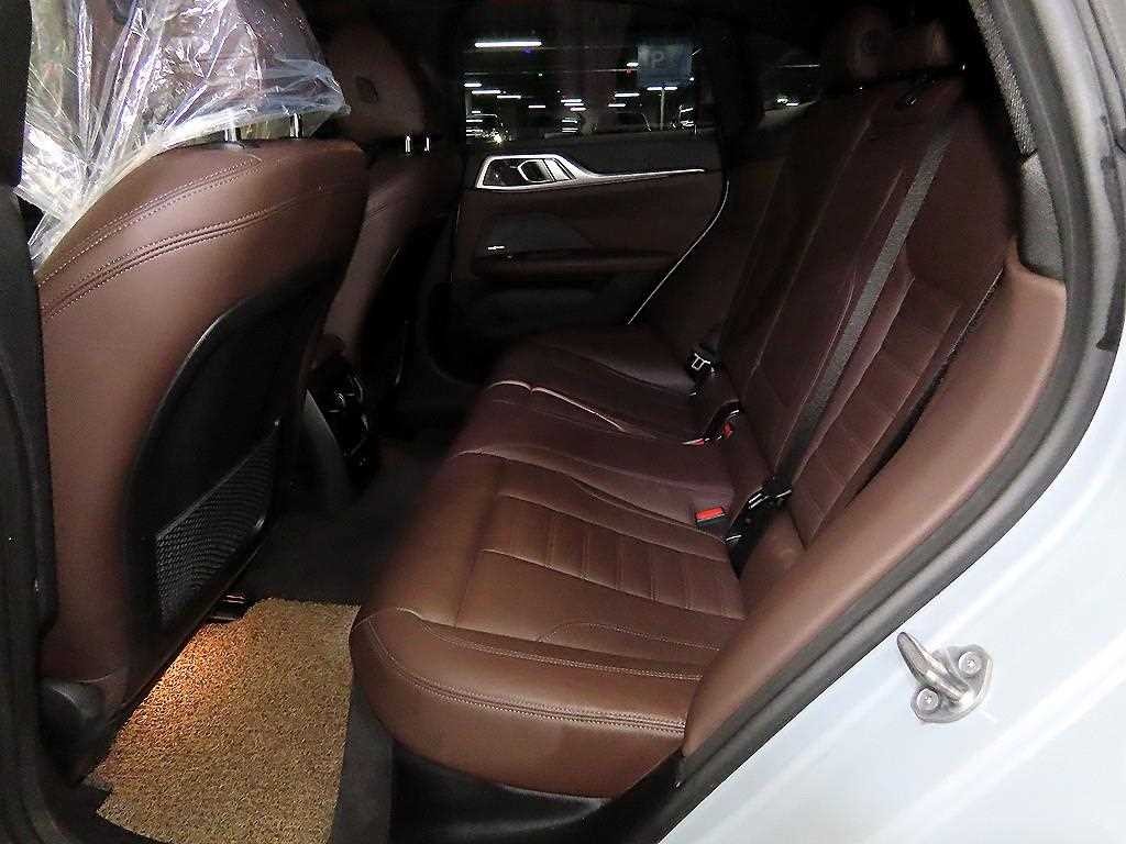 BMW i4 eDrive 40 M 스포츠 프로 이미지 7