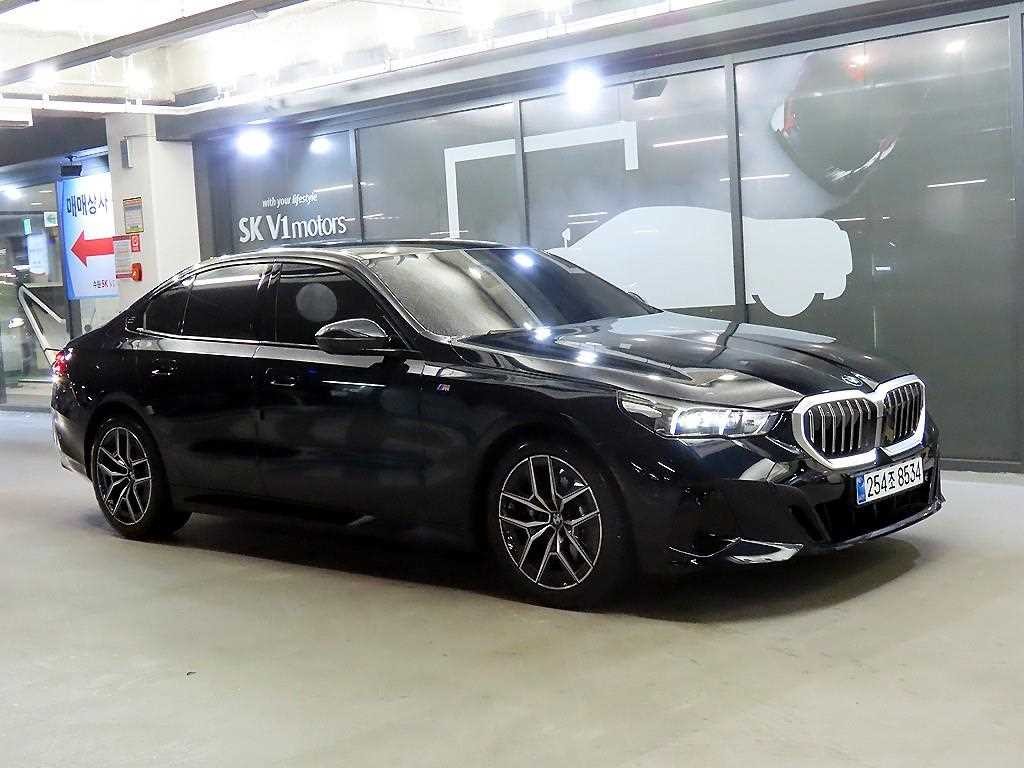 BMW 5시리즈 5시리즈 (G60) 520i M 스포츠 이미지 1