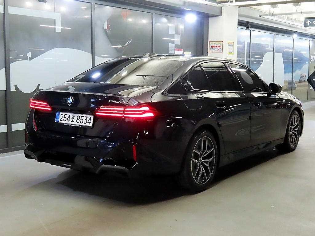 BMW 5시리즈 5시리즈 (G60) 520i M 스포츠 이미지 4