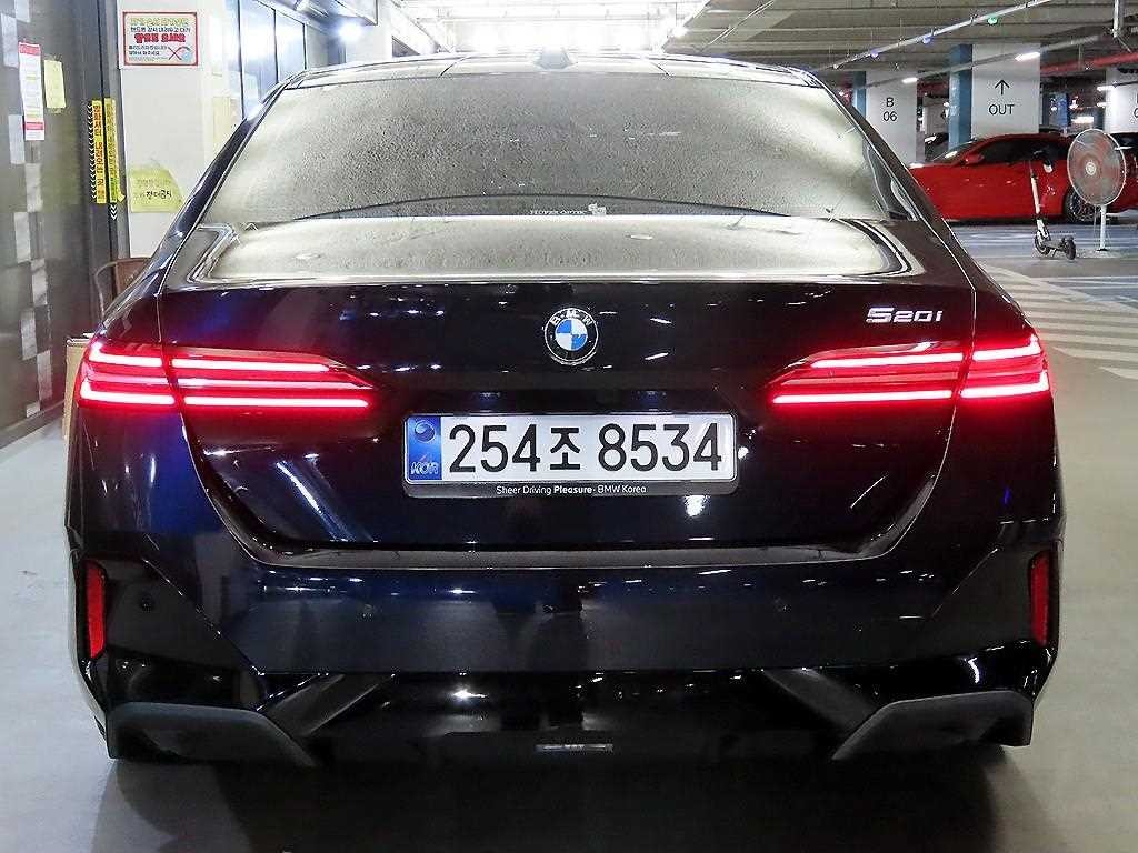 BMW 5시리즈 5시리즈 (G60) 520i M 스포츠 이미지 5