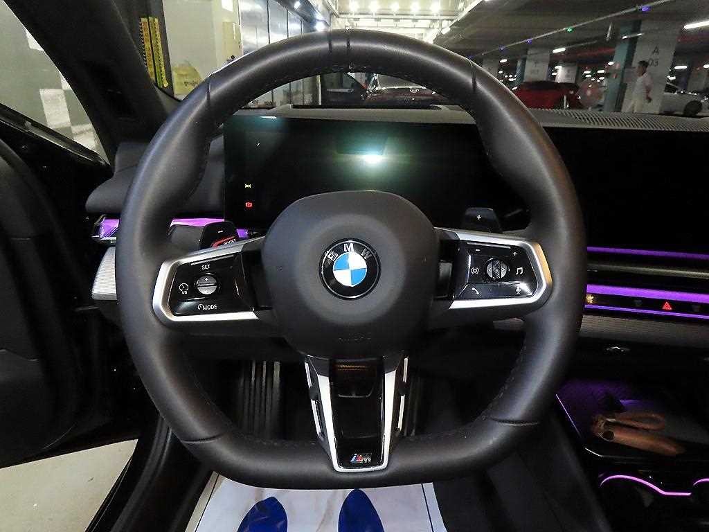 BMW 5시리즈 5시리즈 (G60) 520i M 스포츠 이미지 8