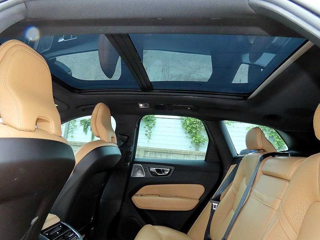 볼보 XC60 XC60(2세대) D5 AWD 인스크립션 이미지 17