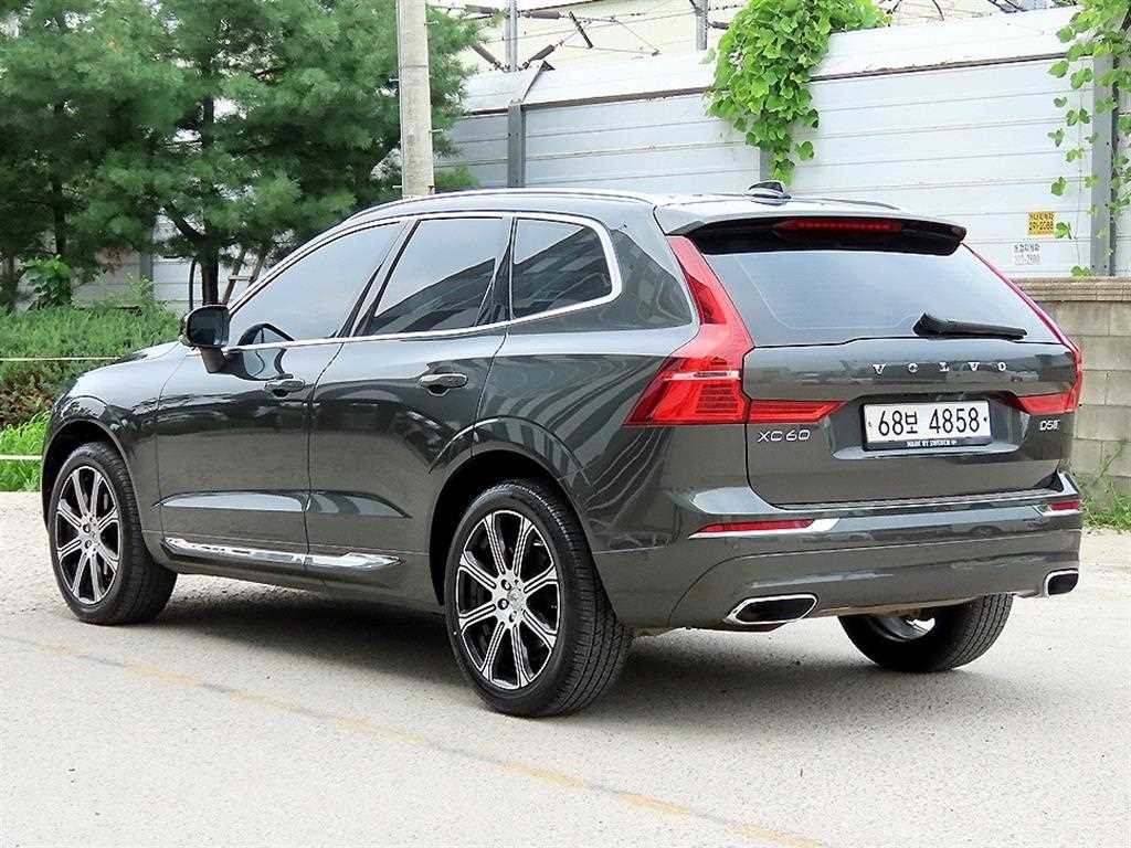 볼보 XC60 XC60(2세대) D5 AWD 인스크립션 이미지 3