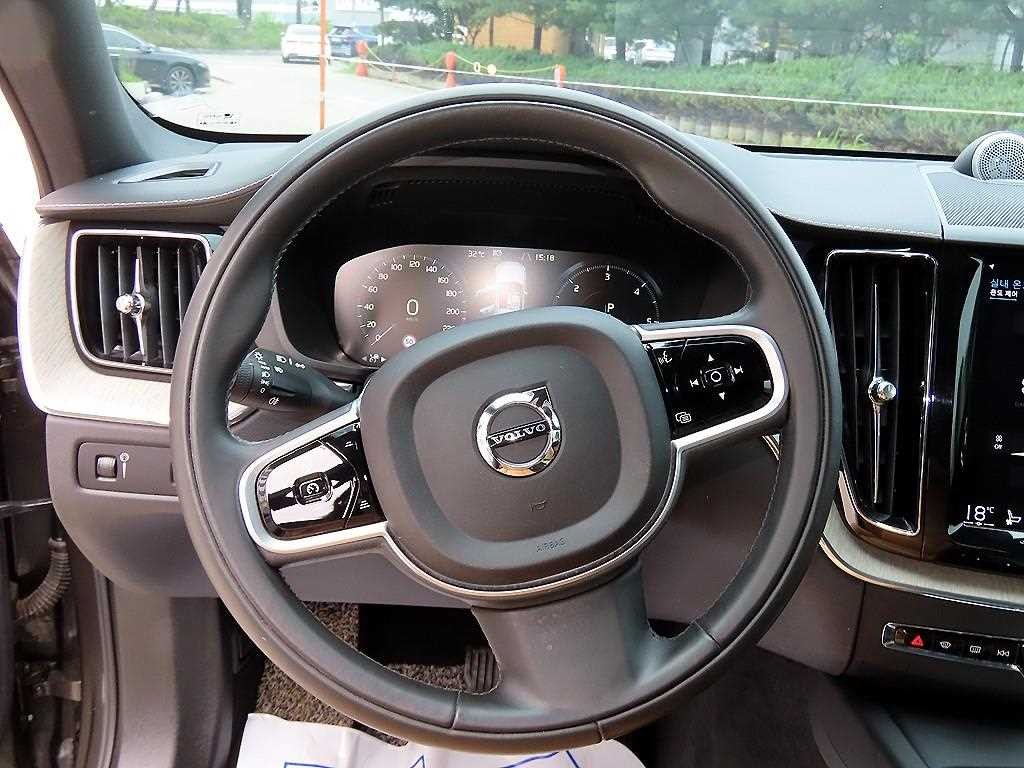 볼보 XC60 XC60(2세대) D5 AWD 인스크립션 이미지 8