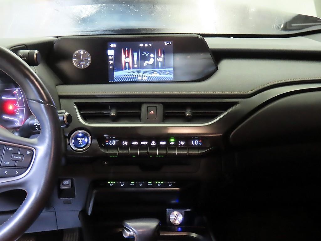 렉서스 UX UX 250h 2.0 2WD 이미지 11