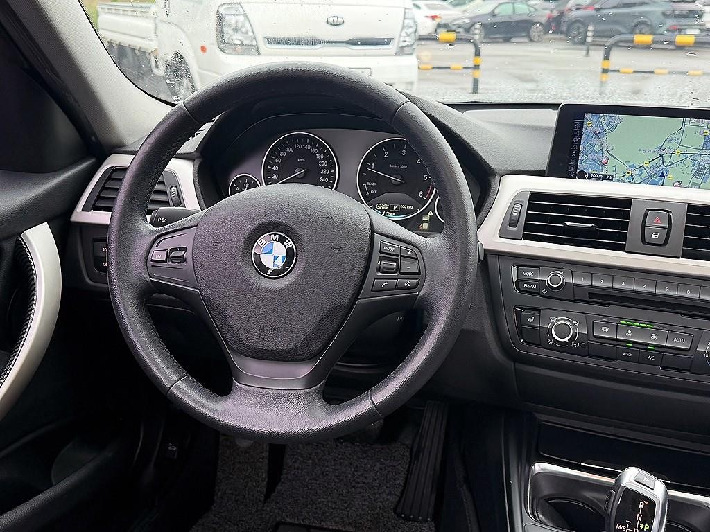 BMW 3시리즈 3시리즈 (F30) 320d ED에디션 이미지 9