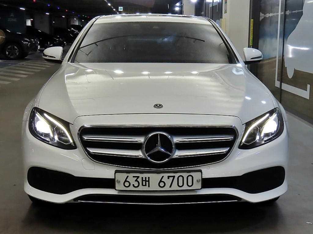 벤츠 E 클래스 E-클래스 W213 E300 아방가르드 이미지 2
