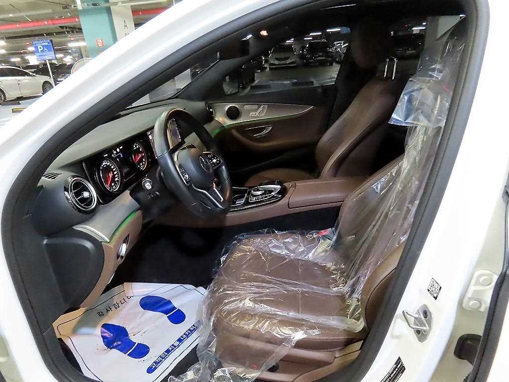 벤츠 E 클래스 E-클래스 W213 E300 아방가르드 이미지 6