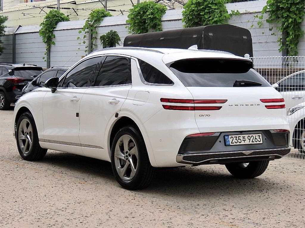 제네시스 GV70 2.5T 가솔린 2WD 기본형 이미지 3