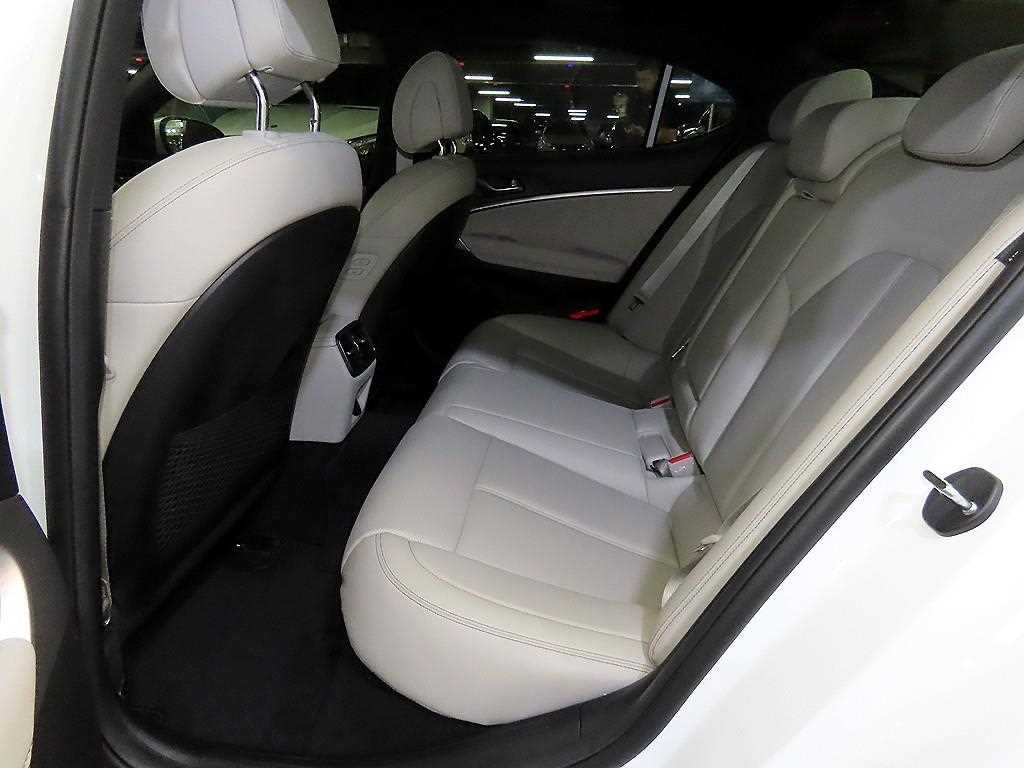 제네시스 G70 더 뉴 G70 가솔린 2.0T 2WD 기본형 이미지 7