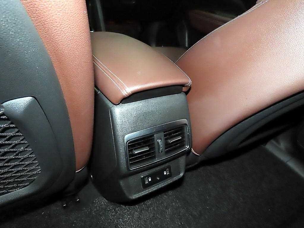 르노코리아(삼성) QM6 더뉴QM6 2.0 LPe RE 시그니처 2WD 이미지 16