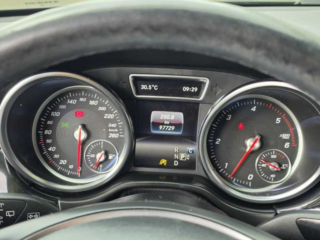 벤츠 GLE 클래스 GLE 클래스 W166 GLE 350 d 4MATIC 이미지 15
