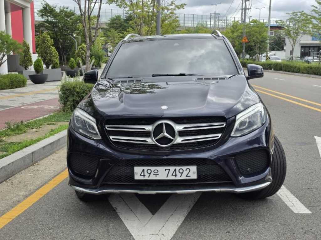 벤츠 GLE 클래스 GLE 클래스 W166 GLE 350 d 4MATIC 이미지 2