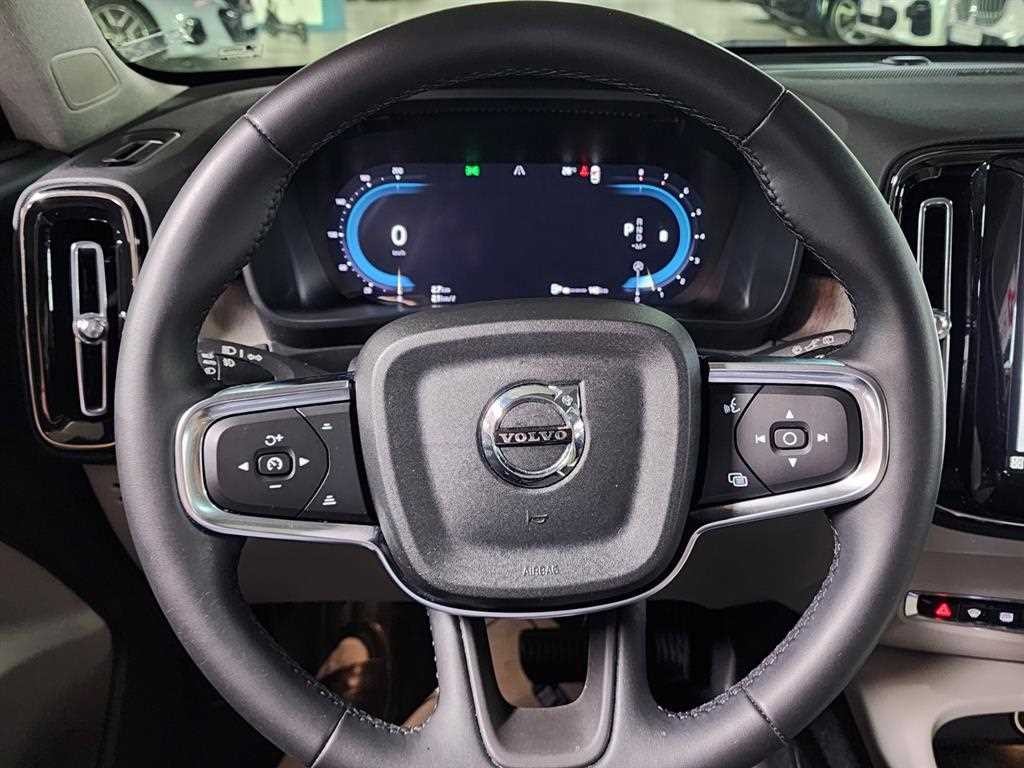 볼보 XC40 B4 AWD 얼티메이트 브라이트 이미지 10