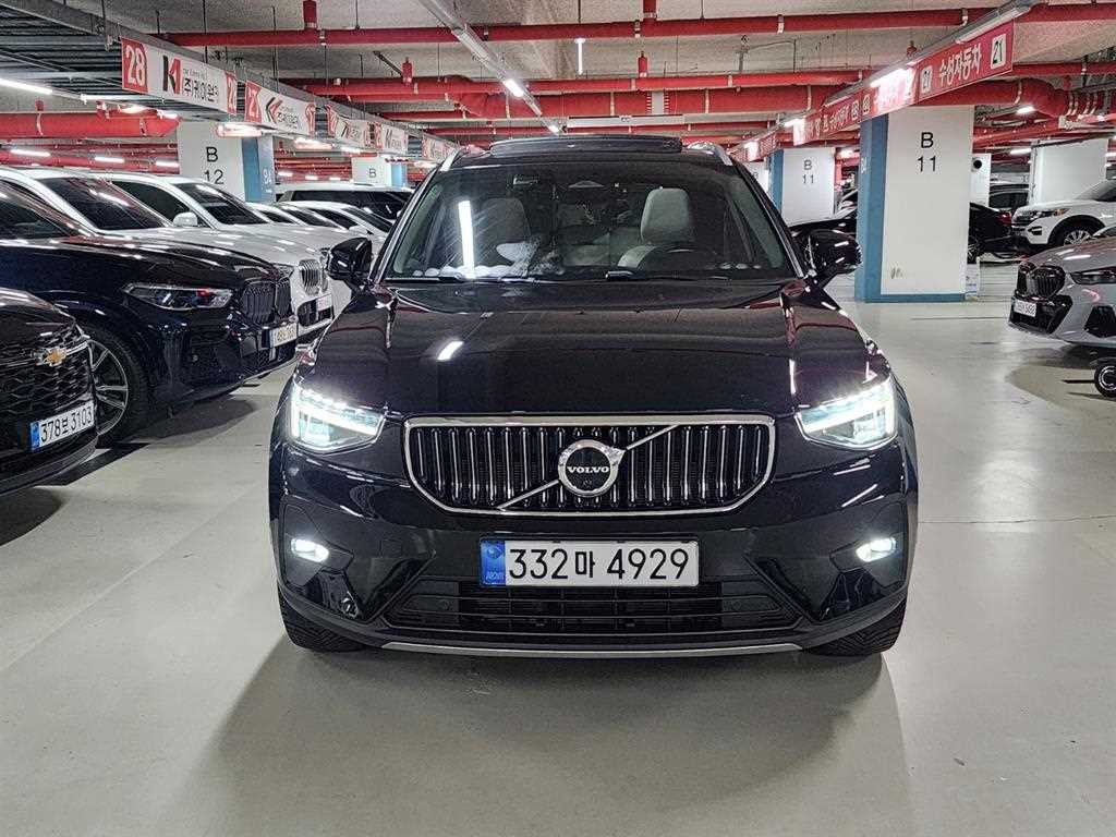 볼보 XC40 B4 AWD 얼티메이트 브라이트 이미지 2