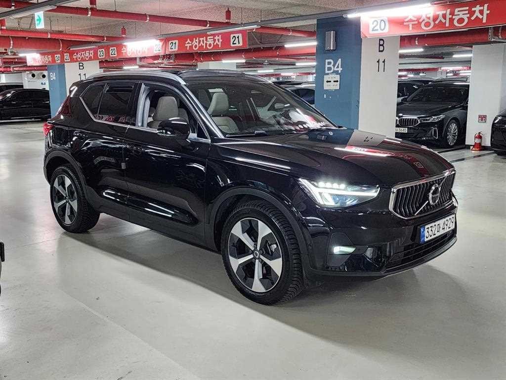 볼보 XC40 B4 AWD 얼티메이트 브라이트 이미지 3