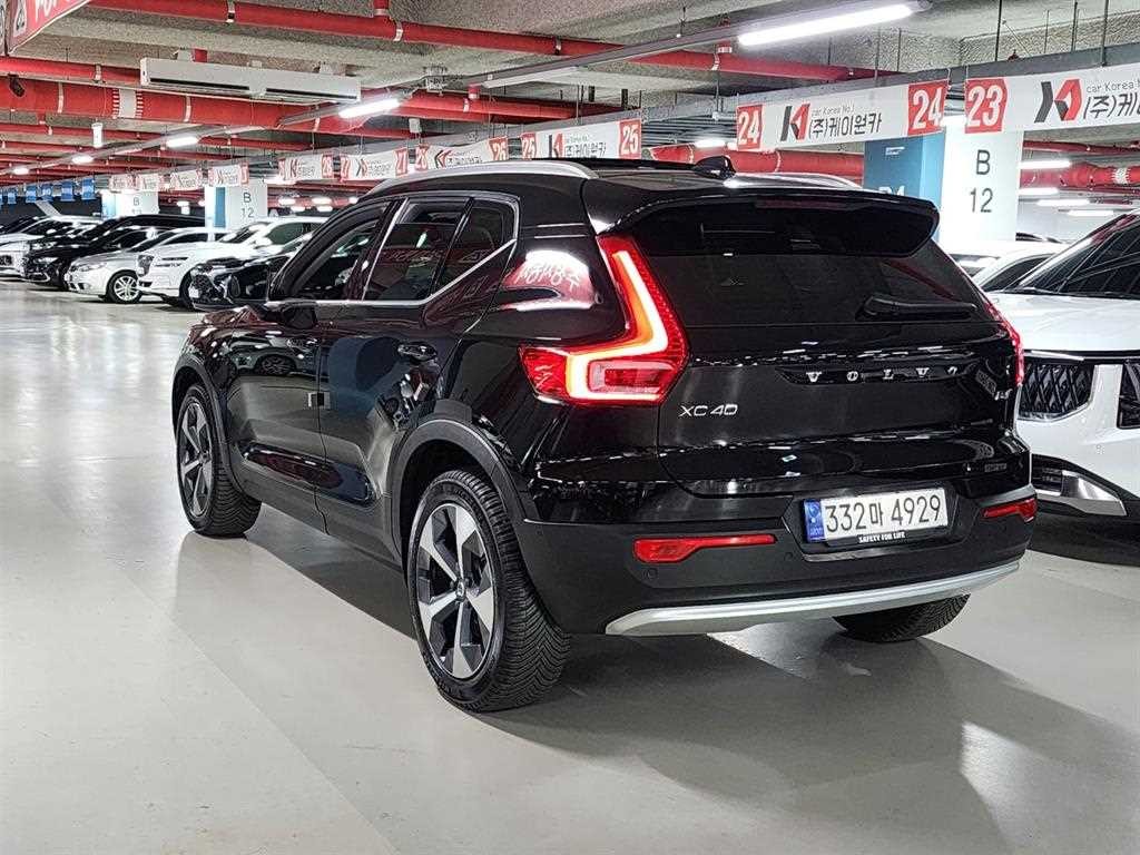 볼보 XC40 B4 AWD 얼티메이트 브라이트 이미지 4
