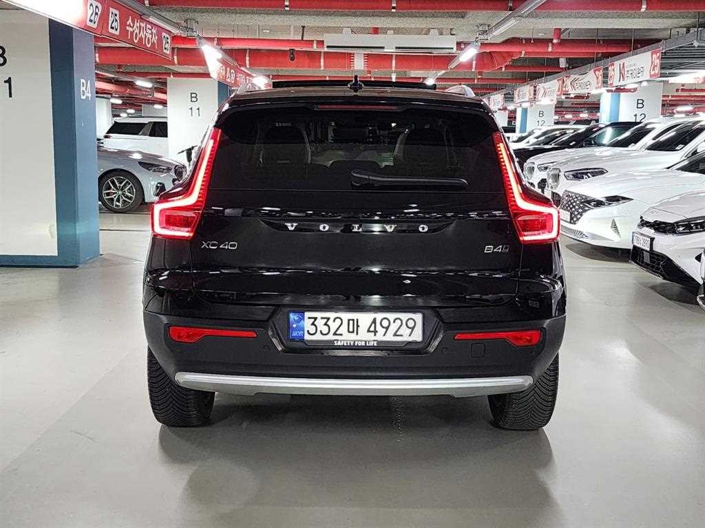 볼보 XC40 B4 AWD 얼티메이트 브라이트 이미지 5