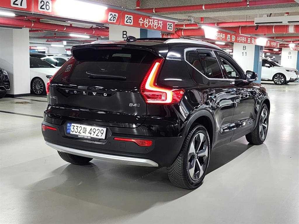 볼보 XC40 B4 AWD 얼티메이트 브라이트 이미지 6