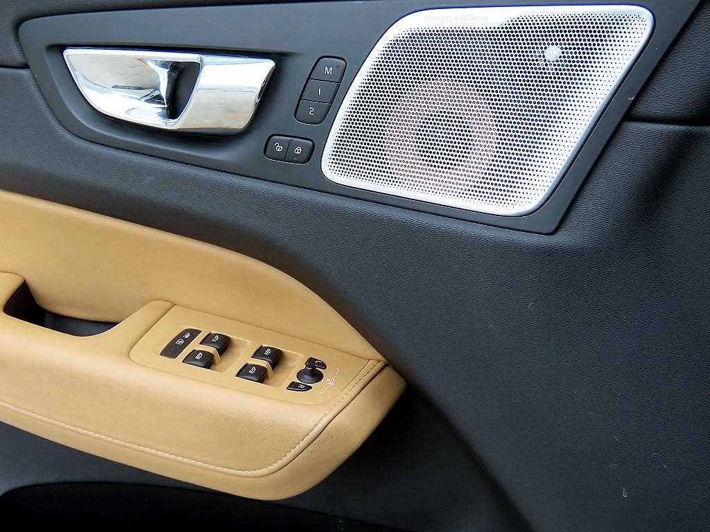 볼보 XC60 XC60(2세대) T8 AWD 인스크립션 이미지 12