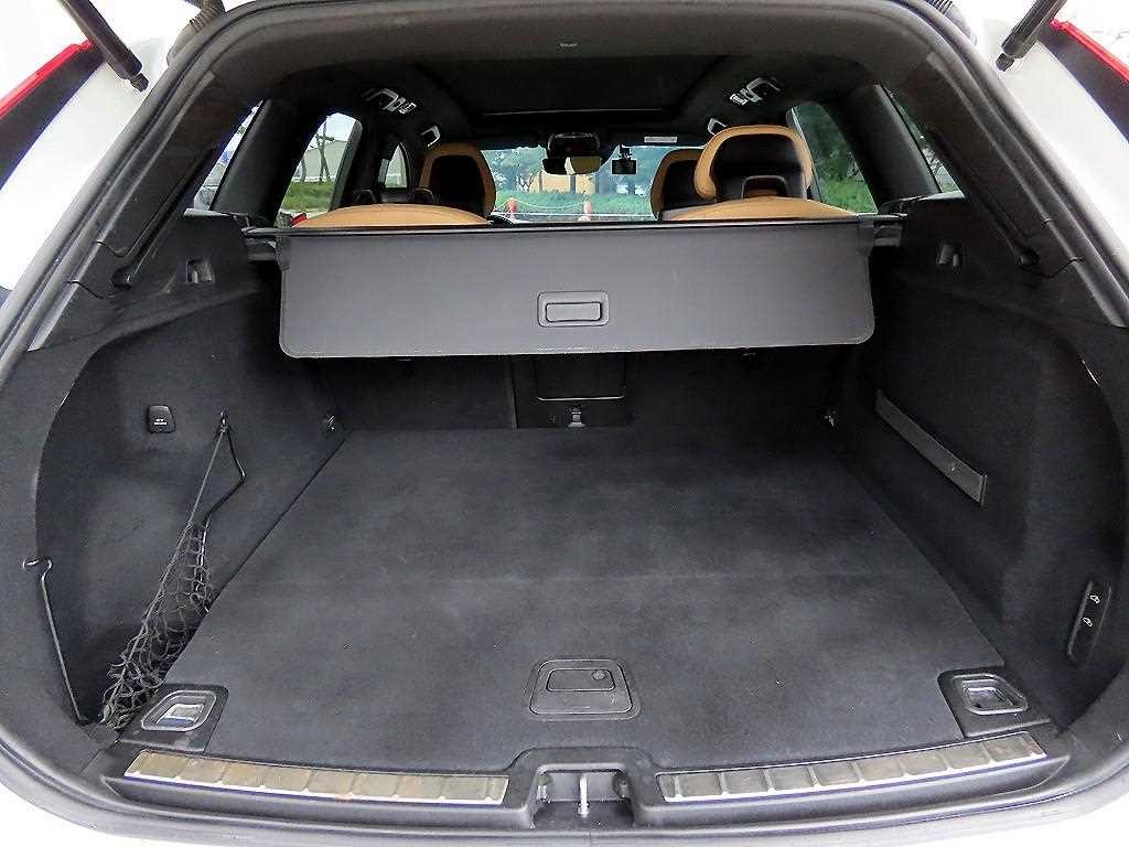 볼보 XC60 XC60(2세대) T8 AWD 인스크립션 이미지 17