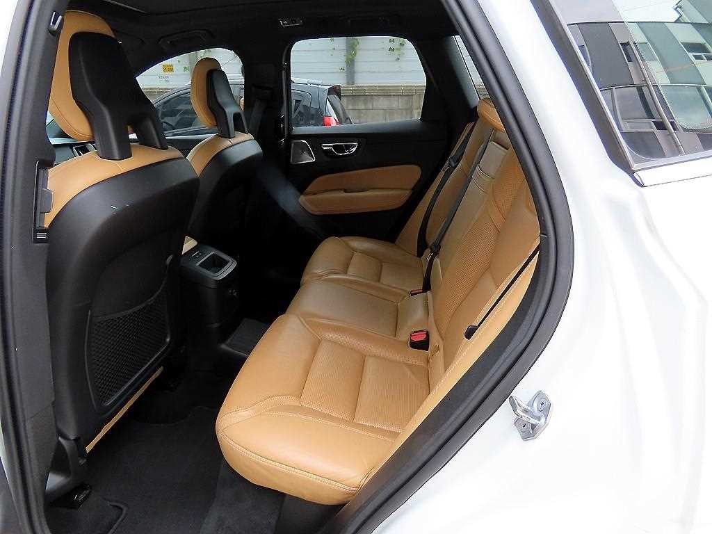 볼보 XC60 XC60(2세대) T8 AWD 인스크립션 이미지 6