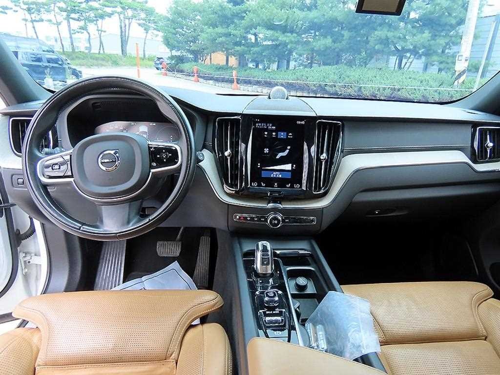 볼보 XC60 XC60(2세대) T8 AWD 인스크립션 이미지 7