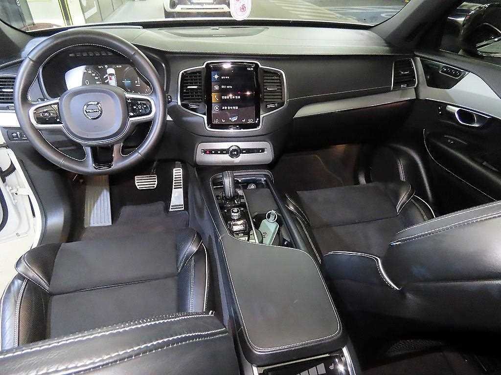 볼보 XC90 XC90 2세대 2.0 T8 AWD R-디자인 이미지 10