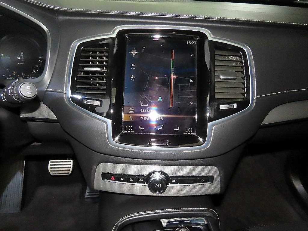 볼보 XC90 XC90 2세대 2.0 T8 AWD R-디자인 이미지 11