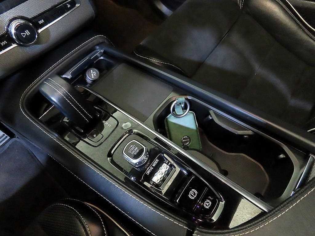 볼보 XC90 XC90 2세대 2.0 T8 AWD R-디자인 이미지 12