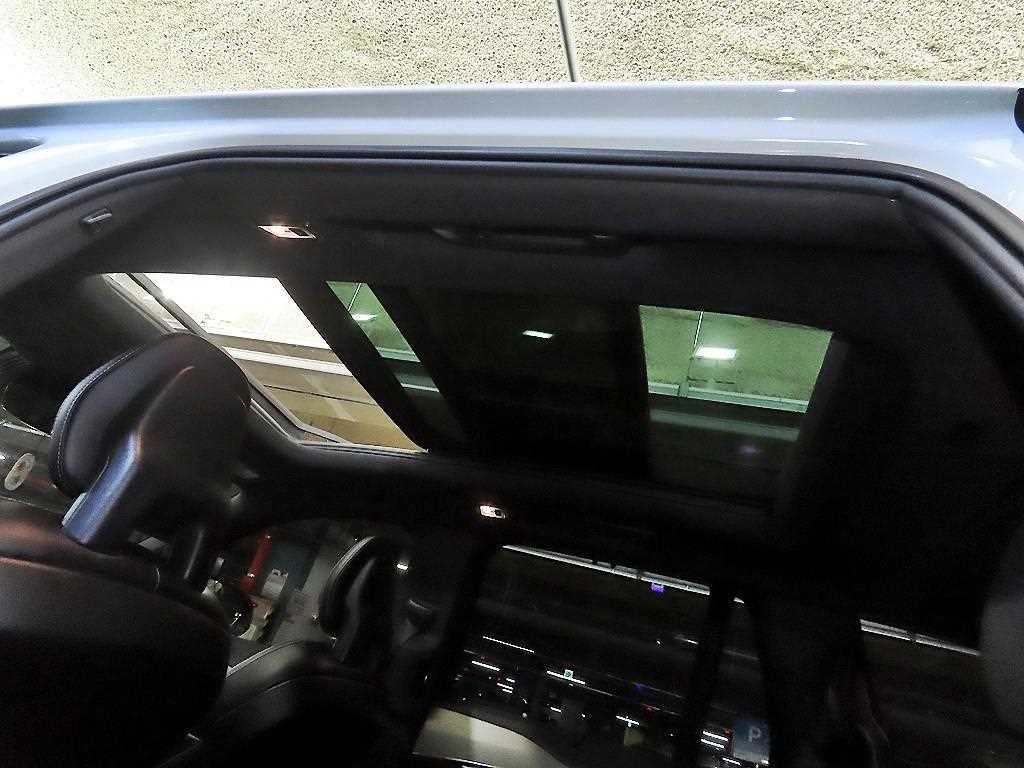 볼보 XC90 XC90 2세대 2.0 T8 AWD R-디자인 이미지 15