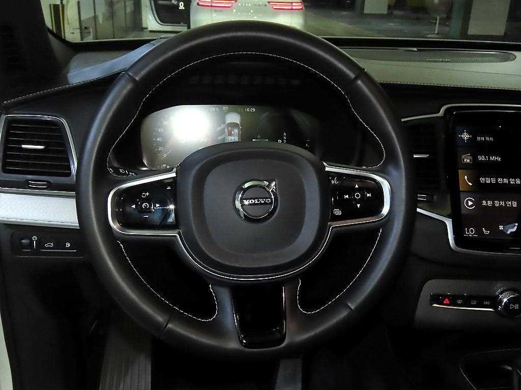 볼보 XC90 XC90 2세대 2.0 T8 AWD R-디자인 이미지 8