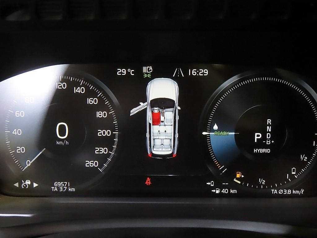 볼보 XC90 XC90 2세대 2.0 T8 AWD R-디자인 이미지 9