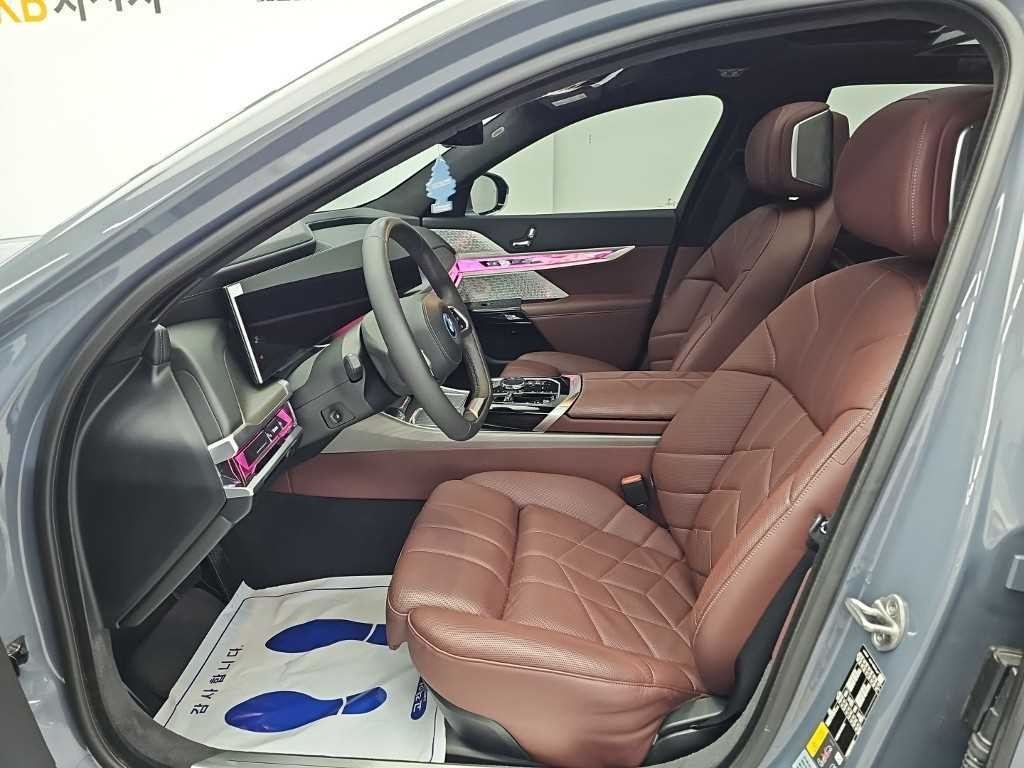 BMW i7 BMW i7 xDrive 60 DPE 이미지 12