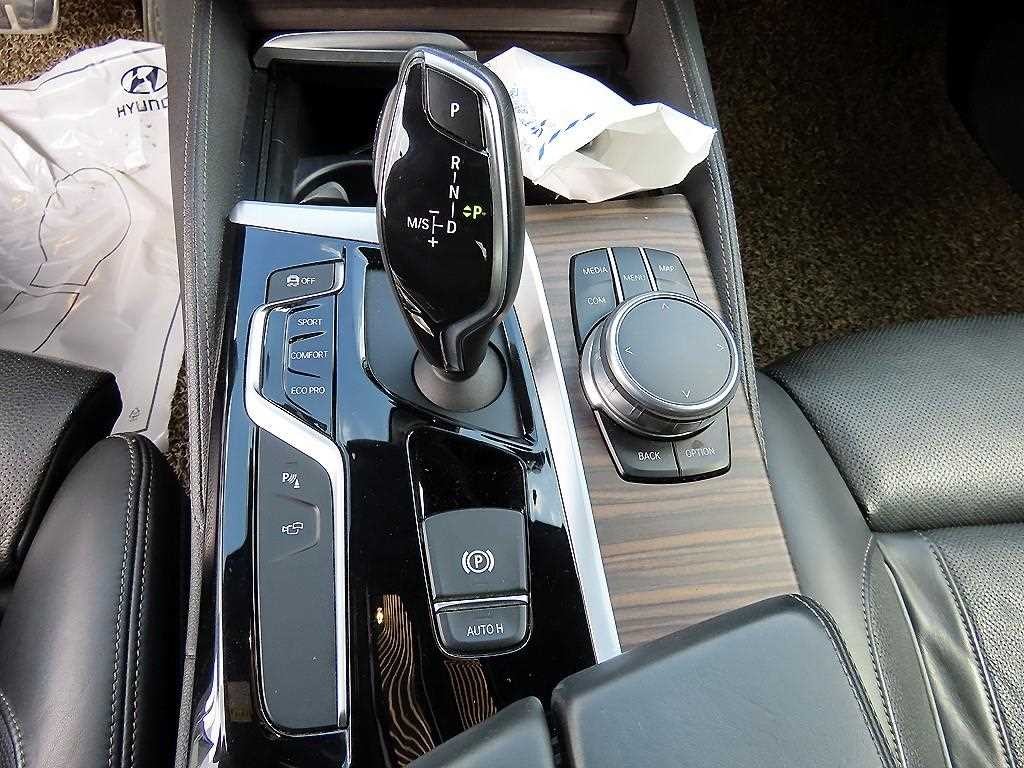 BMW 5시리즈 5시리즈 (G30) 520d M 스포츠 플러스 이미지 11