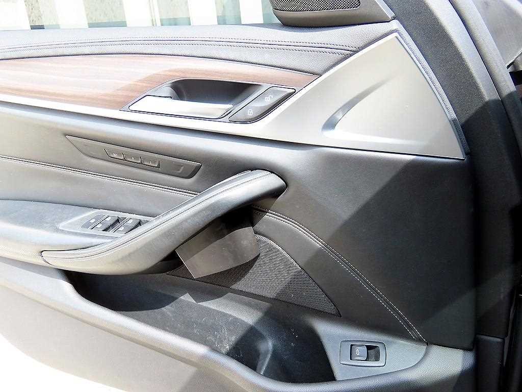 BMW 5시리즈 5시리즈 (G30) 520d M 스포츠 플러스 이미지 12