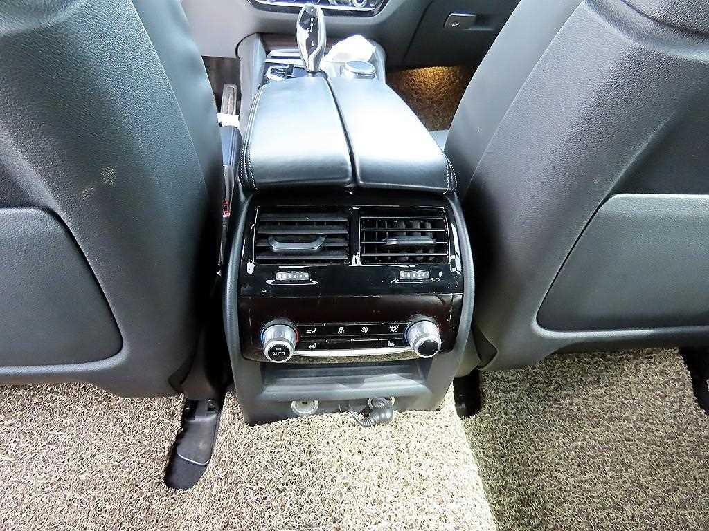 BMW 5시리즈 5시리즈 (G30) 520d M 스포츠 플러스 이미지 16