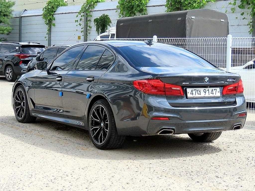 BMW 5시리즈 5시리즈 (G30) 520d M 스포츠 플러스 이미지 3