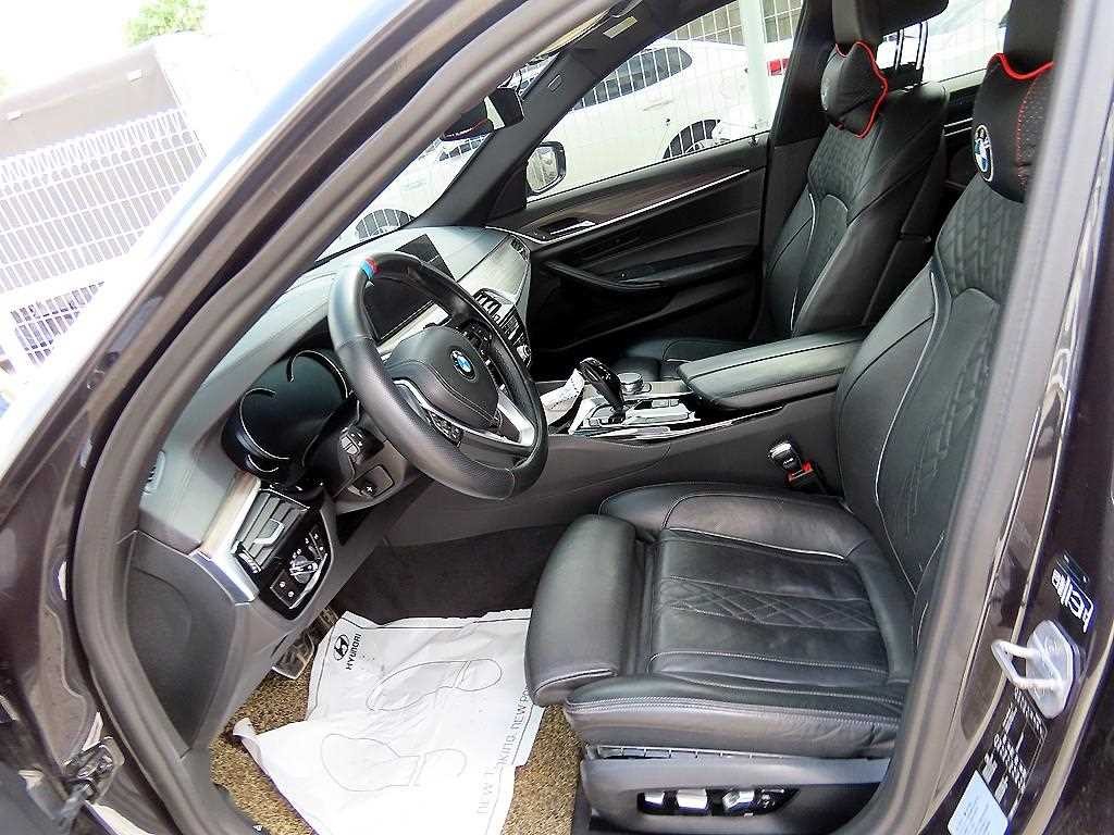 BMW 5시리즈 5시리즈 (G30) 520d M 스포츠 플러스 이미지 5