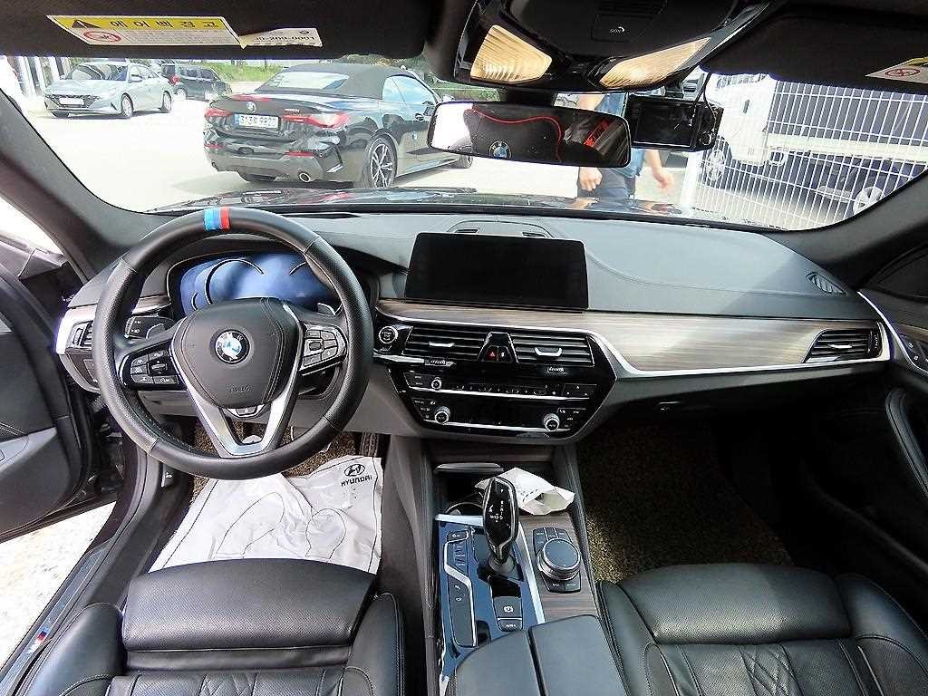 BMW 5시리즈 5시리즈 (G30) 520d M 스포츠 플러스 이미지 7